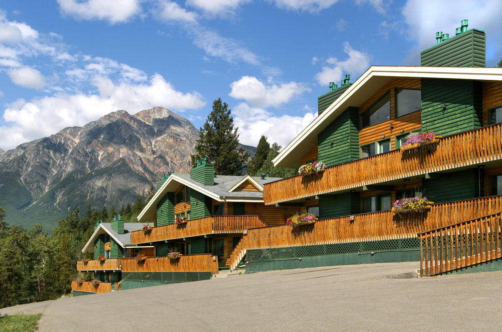 Pyramid Lake Lodge Jasper Exterior photo